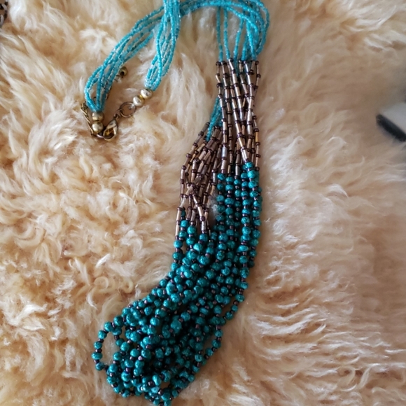 Necklaces and a matching earring - Picture 3 of 6